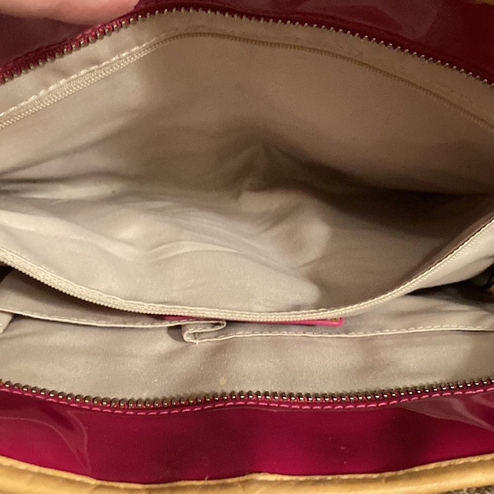 COACH. RASPBERRY LIGHT BROWN TRIM!  Gorgeous patent leather!  EUC. WITH DUST BAG - Picture 7 of 16